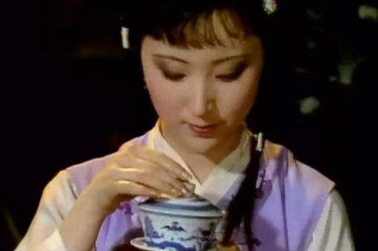 女士喝茶優(yōu)雅姿勢(shì)，女士正確喝茶姿勢(shì)禮儀