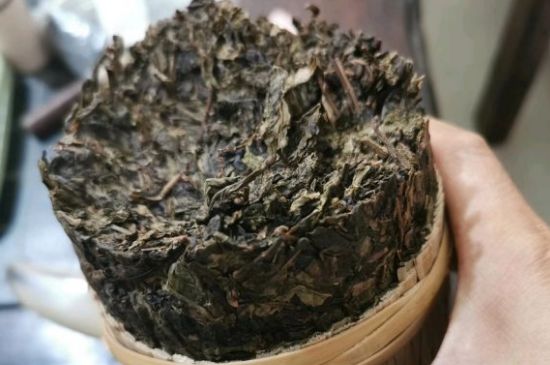 黑茶調(diào)理婦科病，女人喝黑茶好處太多了！