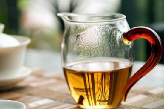 福鼎白茶能長(zhǎng)時(shí)間悶泡嗎，老白茶可以悶著喝嗎？