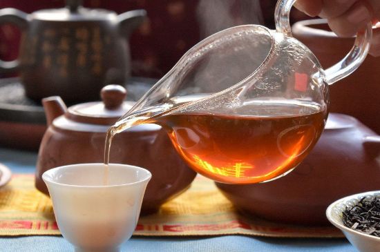 老茶浸蜜有什么功效，茶葉浸蜂蜜治咳嗽