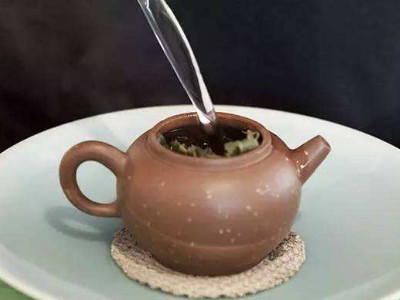 鐵觀音的泡法，水溫100°C最佳第一泡不能喝