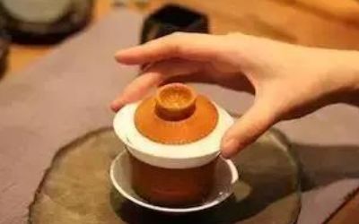 三才蓋碗的正確拿法，三才蓋碗抓碗法圖解