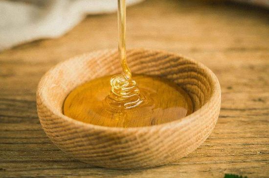 老茶浸蜜有什么功效，茶葉浸蜂蜜治咳嗽