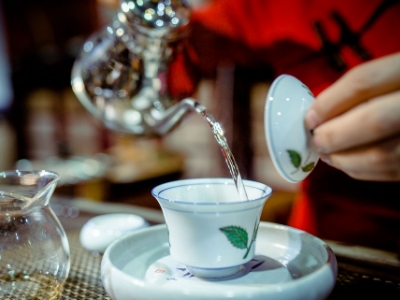 千萬別做兼職茶藝師，女人學(xué)茶藝好嗎？