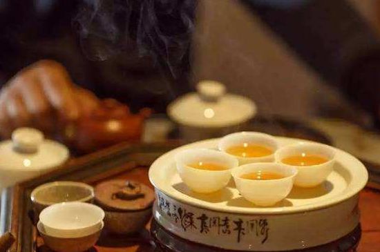 茶的三個(gè)禮儀，茶的禮儀小知識(shí)