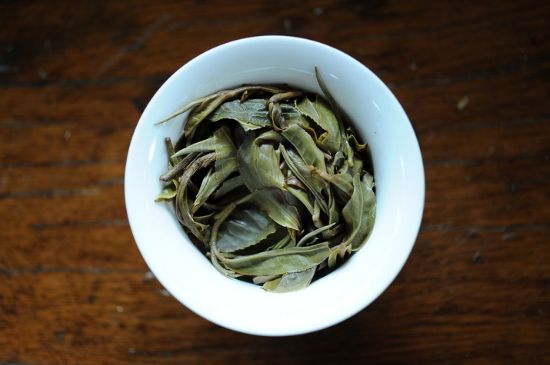 干吃茶葉致癌嗎，長期吃干茶葉的危害