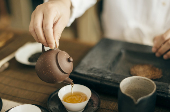 女人喝茶要行扣茶禮嗎，叩茶禮女士能用嗎？