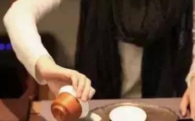 三才蓋碗的正確拿法，三才蓋碗抓碗法圖解