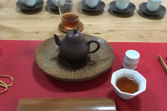 肉桂可以用紫砂壺沖泡嗎，紫砂壺能泡武夷巖茶肉桂用嗎？