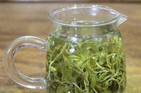 怎樣辨別莓茶發(fā)霉了，莓茶發(fā)霉和白霜的區(qū)別