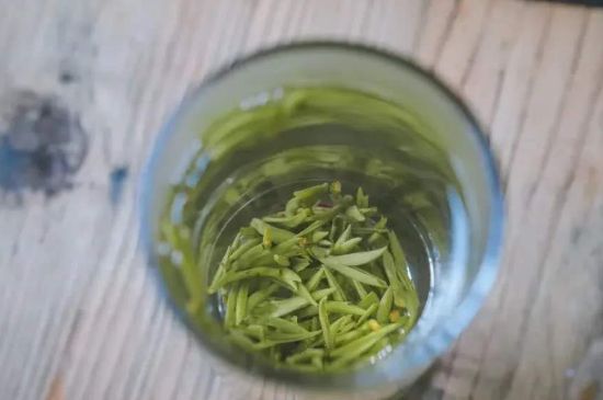 泡好的茶水放冰箱能保存多久，泡好的茶冷藏放多久？