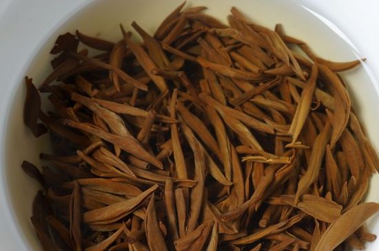 好壞金駿眉圖片對(duì)比，怎么挑選金駿眉茶葉