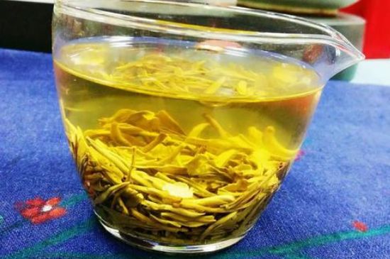 老茶和新茶哪個(gè)好，老茶好喝還是新茶好喝