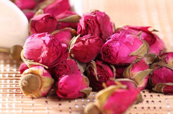 玫瑰花的最佳搭配，喝玫瑰花茶搭配什么喝好？