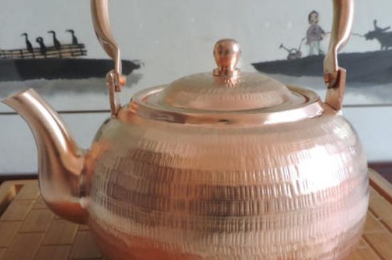 用銅壺?zé)惺裁唇?，銅壺煮水的兩大忌諱和好處