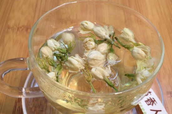 茉莉泡水禁忌，茉莉干花泡水的功效與禁忌