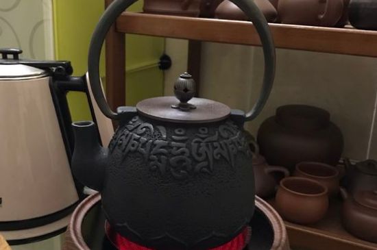 鐵壺生銹燒的水有害嗎，鐵壺內(nèi)壁生銹怎么辦