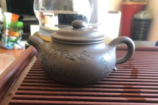 正宗紫砂壺多少錢一套，一套正宗宜興紫砂壺什么價格