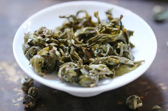 茉莉龍珠泡開后為什么都是梗，茉莉龍珠泡開后什么樣？