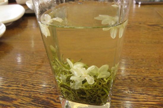 茉莉龍珠可以和什么一起泡茶，茉莉龍珠茶能加蜂蜜嗎？