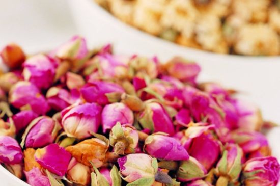 玫瑰花的最佳搭配，喝玫瑰花茶搭配什么喝好？