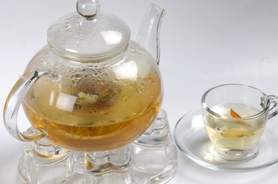 經(jīng)常菊花泡水好嗎，喝菊花茶有什么好處？