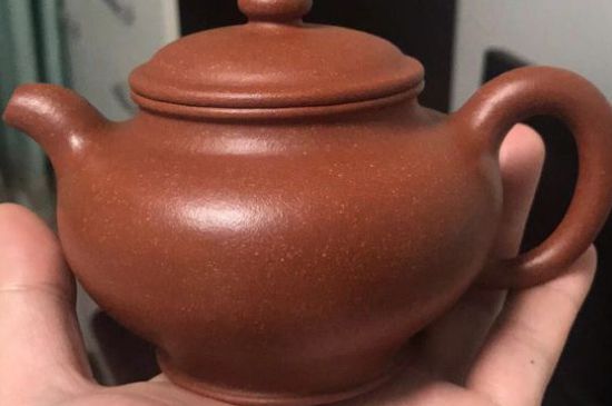 正宗紫砂壺多少錢一套，一套正宗宜興紫砂壺什么價格