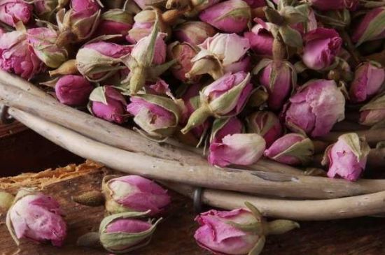 玫瑰花茶是應(yīng)該煮還是蒸，玫瑰花茶是不是煮一下效果更好？