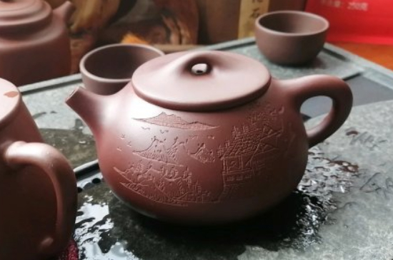 紫砂開壺和不開壺的區(qū)別，<a href=http://www.iremcollection.com/chaju/zisha/ target=_blank class=infotextkey>紫砂壺開壺</a>的正確方法及開壺建議