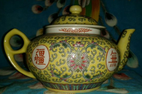 瓷壺適合泡什么茶，瓷器茶具喝什么茶好