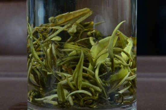 茉莉龍珠什么季節(jié)喝，夏天適合喝茉莉龍珠茶
