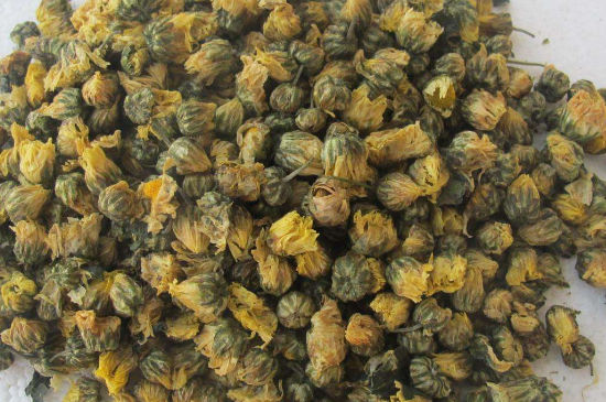 菊花茶大朵小朵有什么區(qū)別，菊花喝大朵還是小朵？