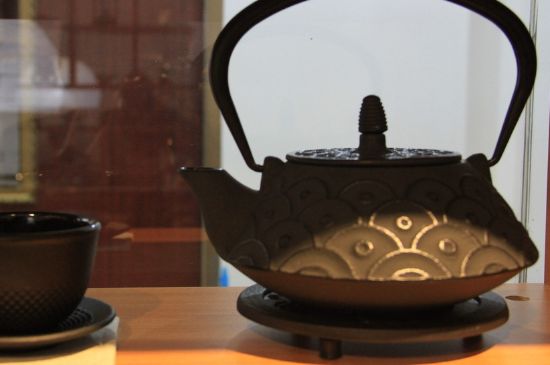 鐵壺生銹燒的水有害嗎，鐵壺內(nèi)壁生銹怎么辦