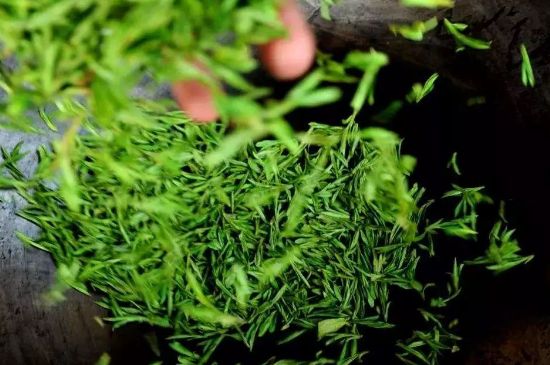 龍井茶炒茶葉怎么炒出好茶色，茶葉怎樣做出來最綠？