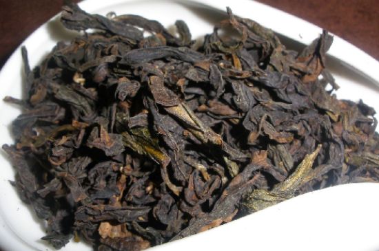 肉桂茶和大紅袍哪個(gè)貴，武夷山肉桂與大紅袍的價(jià)格比較