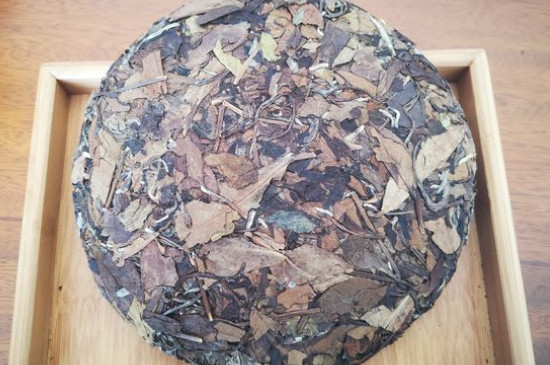 新舊白茶怎么區(qū)分，怎么分辨白茶是新還是舊