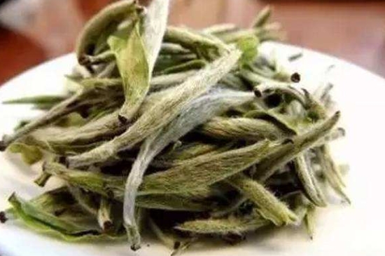 白茶三年為藥七年為寶的原理，為什么說(shuō)一年茶三年藥七年寶？