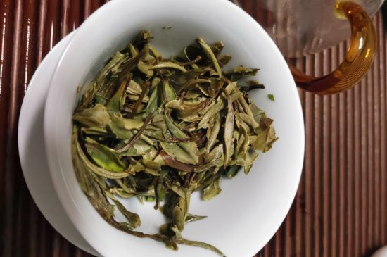 7年壽眉和2年白牡丹哪個好，老白茶壽眉與白牡丹的口感區(qū)別