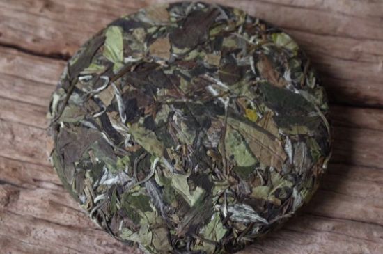 怎么撬老白茶茶餅不容易碎，福鼎白茶如何撬茶方法