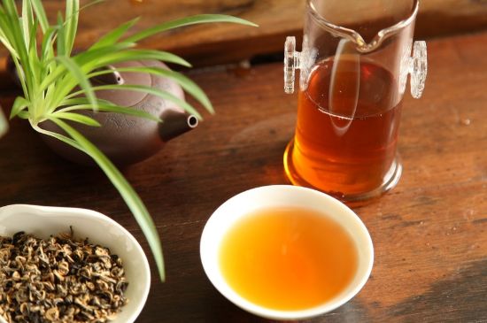 飯后多長(zhǎng)時(shí)間喝六堡茶最好，六堡茶一天喝多少