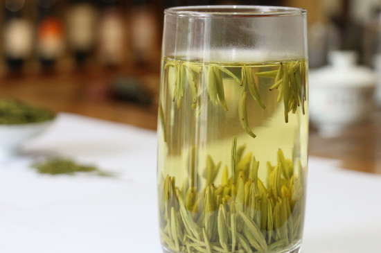 竹葉青茶泡不立起來怎么回事，竹葉青茶怎么泡立起來