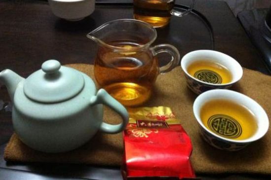 肉桂茶和大紅袍哪個(gè)貴，武夷山肉桂與大紅袍的價(jià)格比較