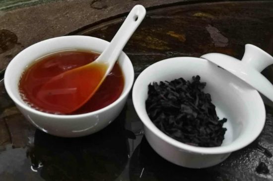 肉桂茶和大紅袍哪個(gè)貴，武夷山肉桂與大紅袍的價(jià)格比較