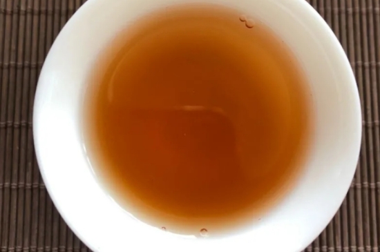 老白茶上火還是去火？夏季喝煮的老白茶會(huì)容易上火！