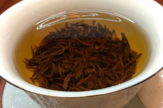 女人晚上喝紅茶好嗎，女人紅茶啥時候喝最好？