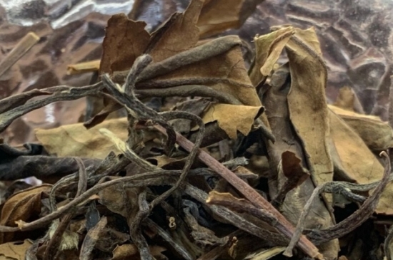 老白茶上火還是去火？夏季喝煮的老白茶會(huì)容易上火！