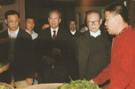 母樹大紅袍給誰喝了，為什么母樹大紅袍叫三棵六株？