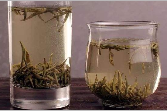西湖龍井茶毫和發(fā)霉區(qū)別圖片，長霉的龍井茶葉會是什么樣？