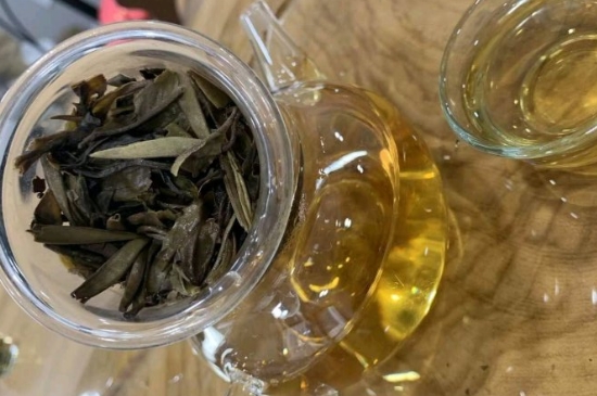 白茶三年為藥七年為寶的原理，為什么說(shuō)一年茶三年藥七年寶？