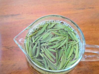 竹葉青和毛尖的區(qū)別，竹葉青和信陽毛尖哪個(gè)好？